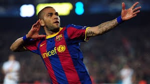 詹姆斯将离开湖人 遭东契奇质问